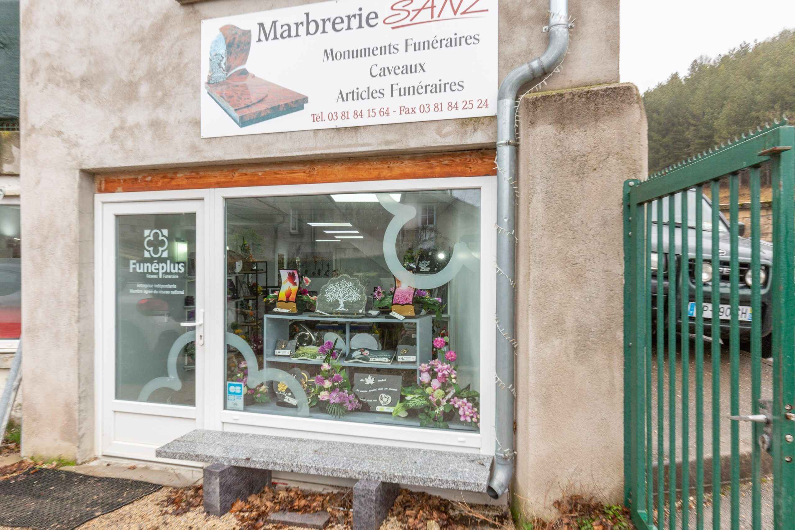 devanture magasin funeraire sanz